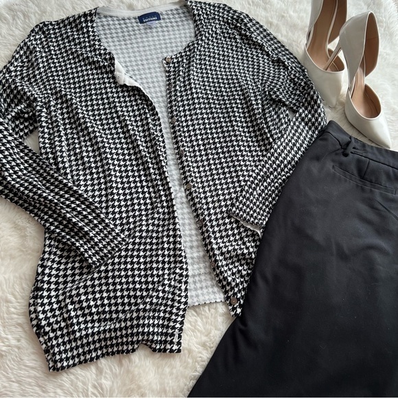 Basic Editions Sweaters - Basic Editions Houndstooth Long Sleeved Button Down Cardigan